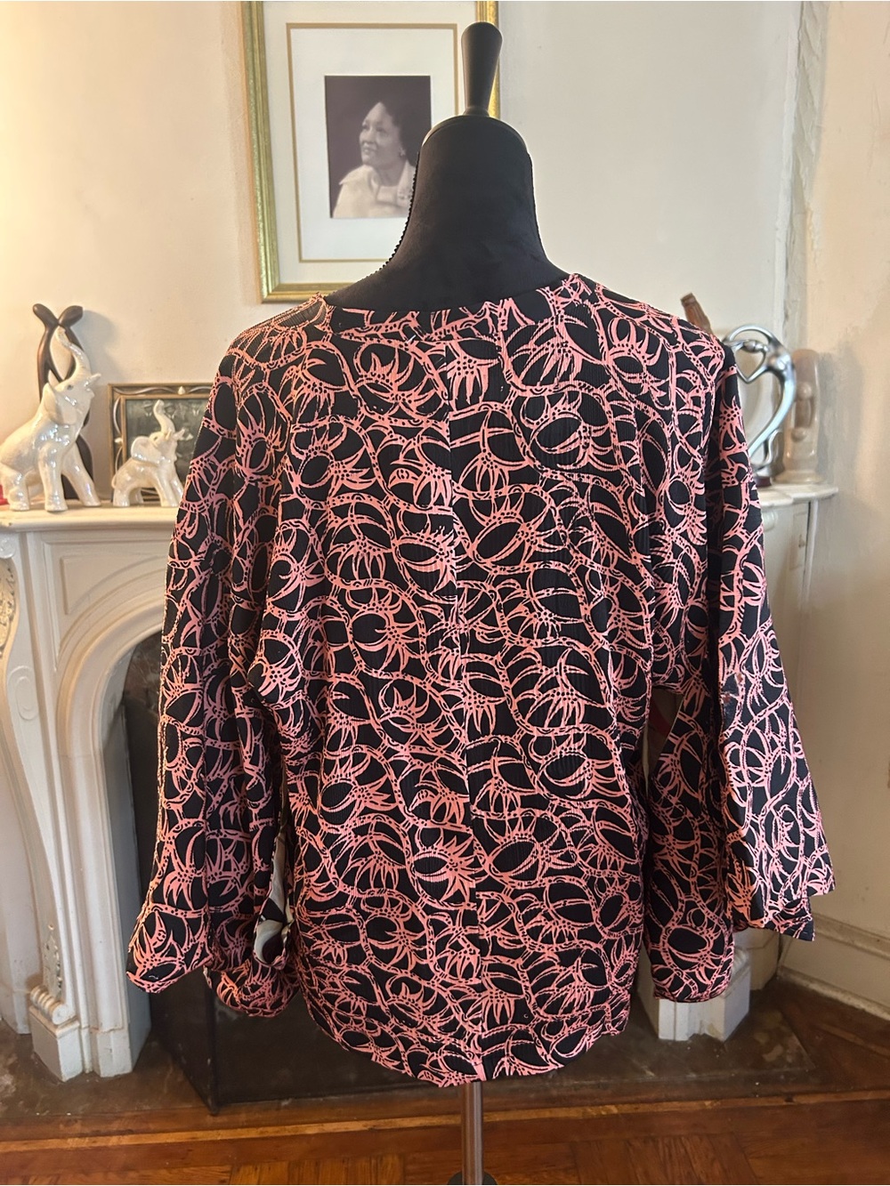 Pink and Black Kimono Plisse blouse - Picture 2 of 5